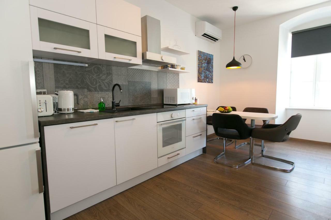 Apartments Del Molo Рийека Екстериор снимка